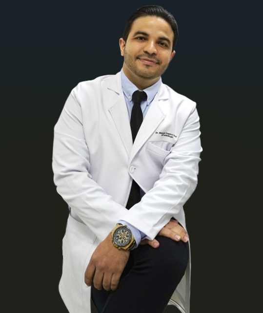 Dr. Manuel Del Cristo Castro Samur — Oftalmólogo especialista en Medellín